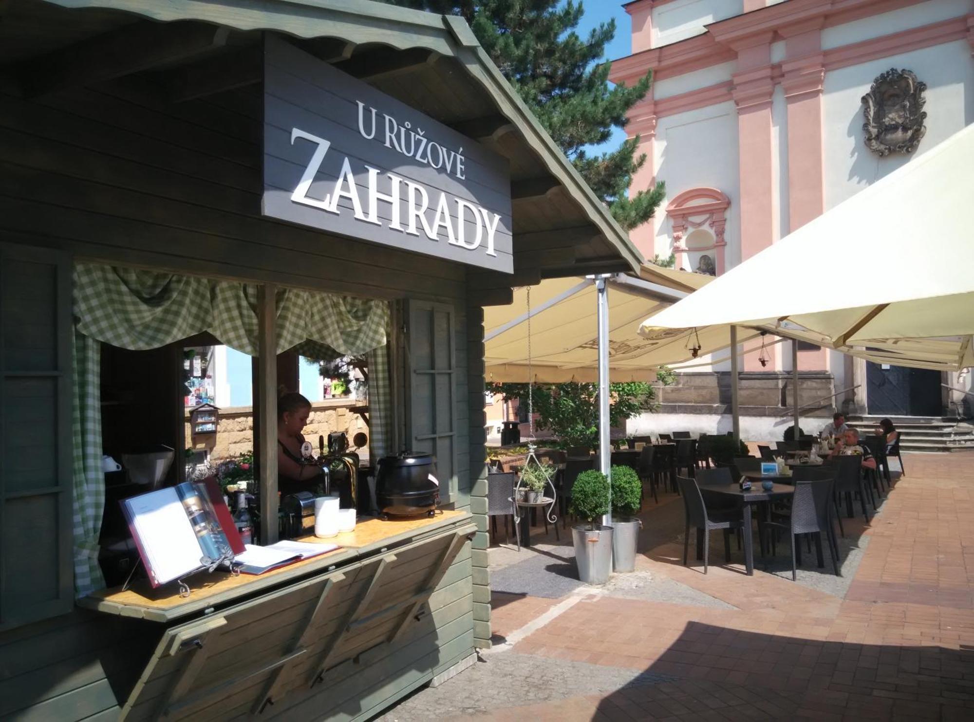 Apartments Rose Garden Decin Luaran gambar