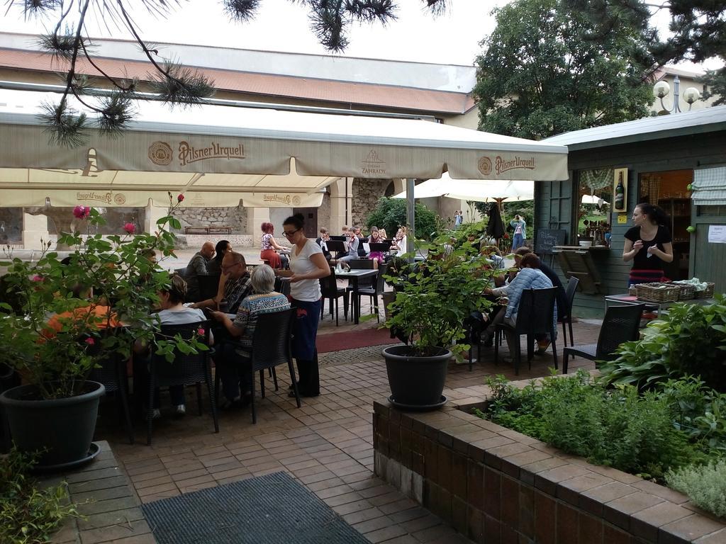 Apartments Rose Garden Decin Luaran gambar